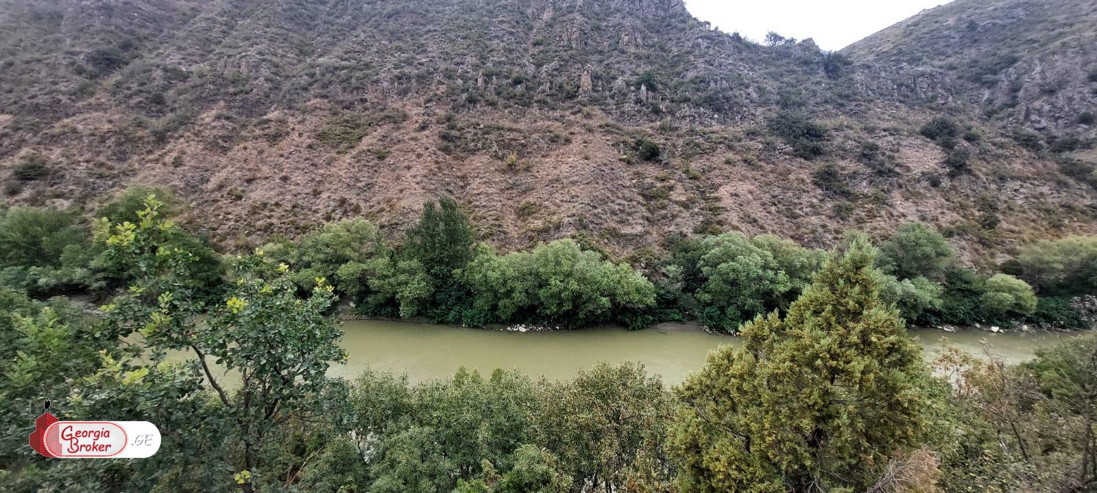 იყიდება ახალი გარემონტებული 9 ოთახიანი  აგარაკი არმაზში